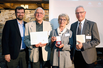 Dr. Werner und Birgid Korb bekamen beim Stifterfest 2018 in Benediktbeuern als neue Stifter die Don Bosco Medaille.
